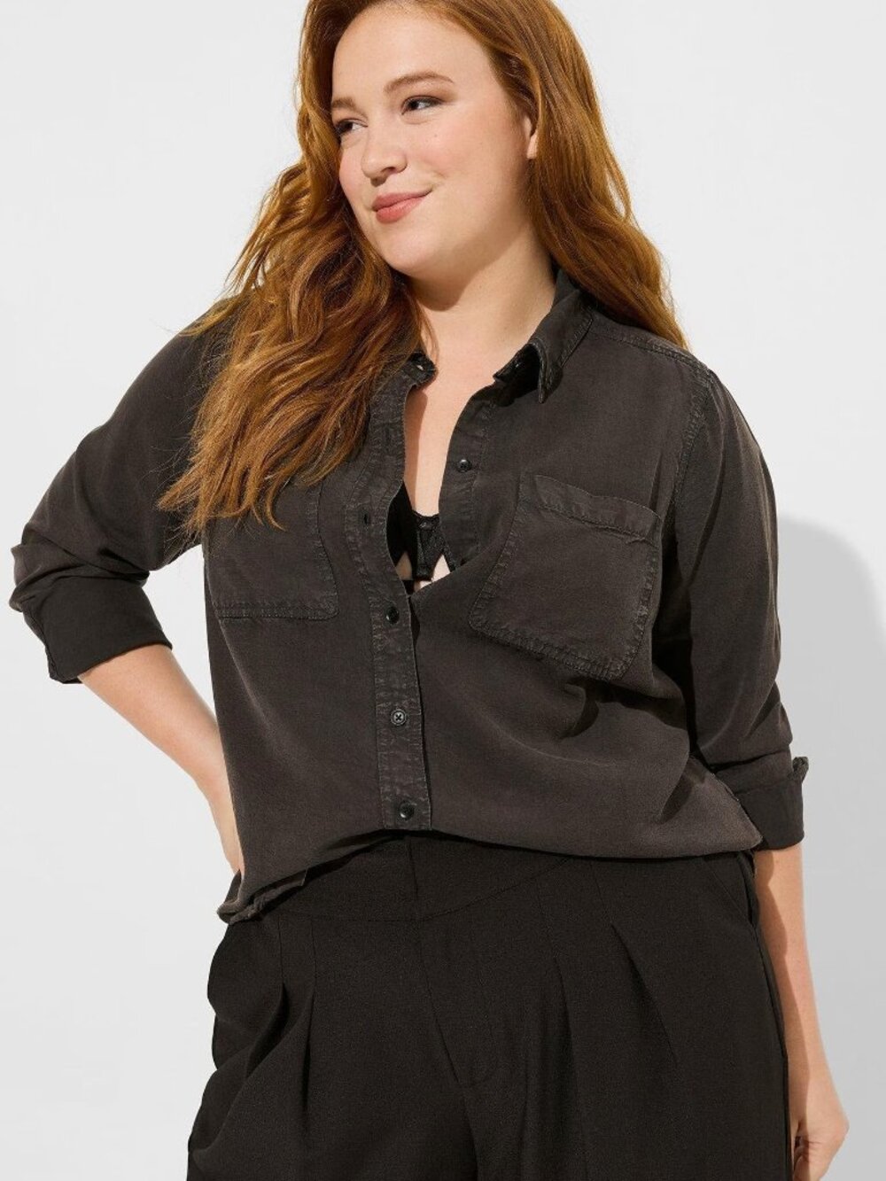 Torrid Chambray TwoโPocket ButtonโUp Shirt โ Black Wash (Size 2)